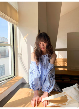 off-shoulder ruffle