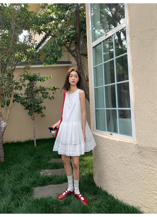 round lace dress