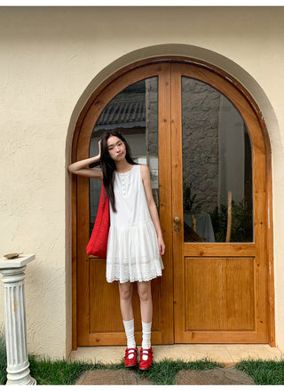 round lace dress