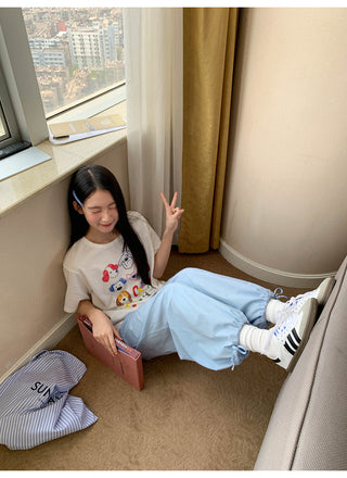 loose drooping pants