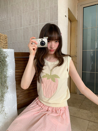 strawberry knit Top