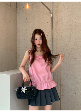 gray pleated skirt