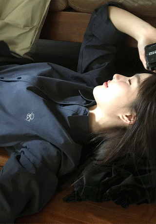 embroidered lapel shirt