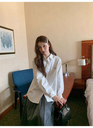 embroidered lapel shirt