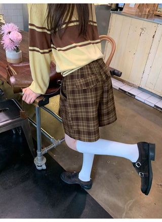 pleated plaid shorts