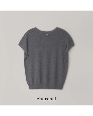 Fluffy short-sleeved summer knit with heart charm