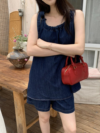 Sleeveless Top High Waist + Denim Shorts suit