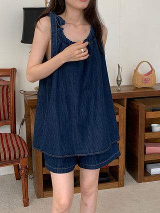Sleeveless Top High Waist + Denim Shorts suit