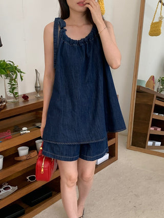 Sleeveless Top High Waist + Denim Shorts suit