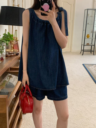 Sleeveless Top High Waist + Denim Shorts suit