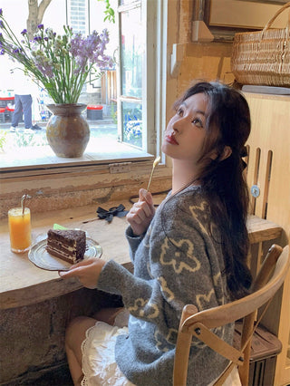 Contrast Color Knitted Sweater