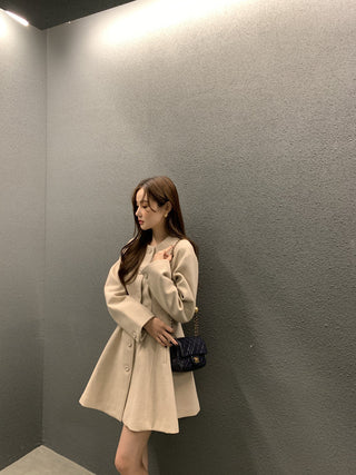 Retro round neck slim waist woolen coat