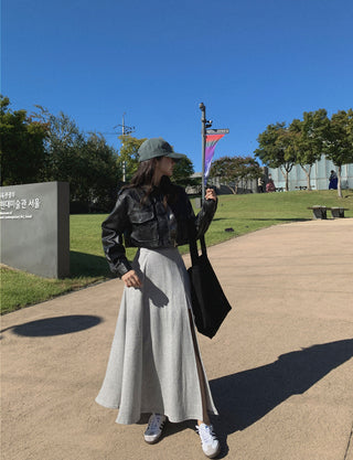 Off-shoulder crop sweater & swing skirt suit