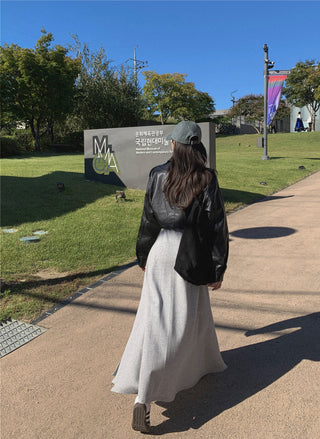 Off-shoulder crop sweater & swing skirt suit
