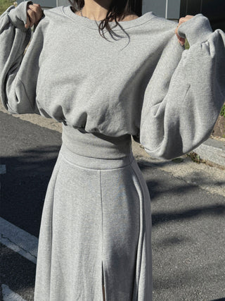 Off-shoulder crop sweater & swing skirt suit
