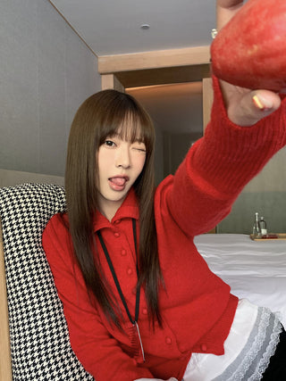 Retro red knitted single-breasted sweater