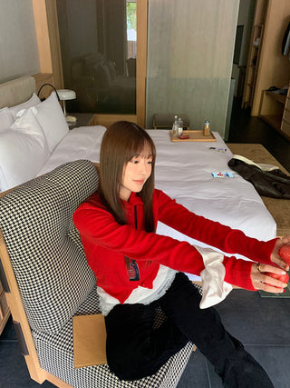 Retro red knitted single-breasted sweater