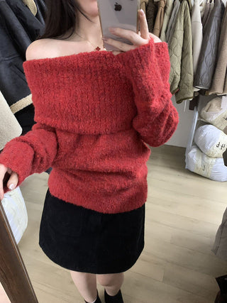 Loose woolen off-shoulder sweater