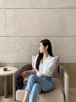 V-neck drawstring long sleeve shirt