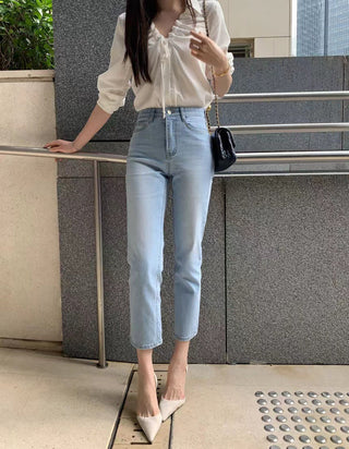 V-neck drawstring long sleeve shirt