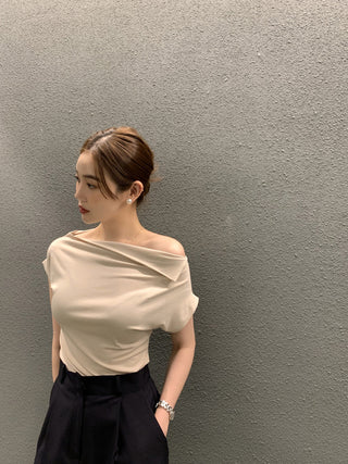 One-Shoulder Short Sleeve top