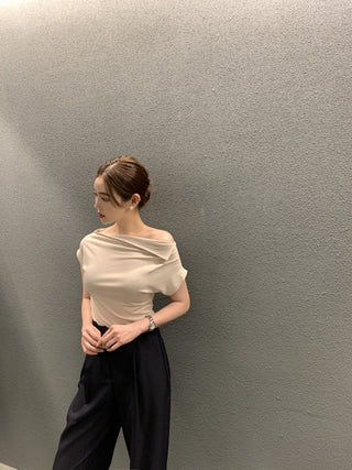 One-Shoulder Short Sleeve top