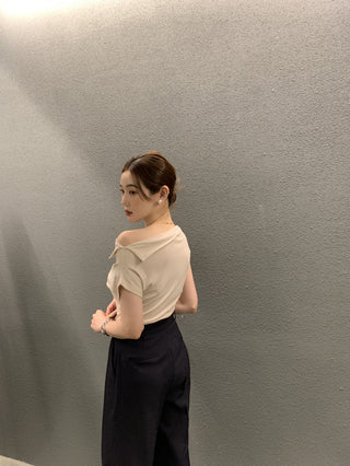One-Shoulder Short Sleeve top