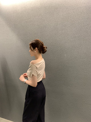One-Shoulder Short Sleeve top
