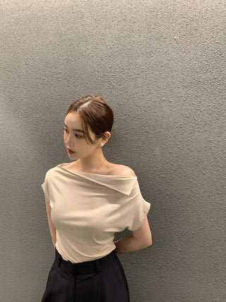 One-Shoulder Short Sleeve top