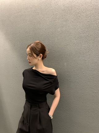 One-Shoulder Short Sleeve top