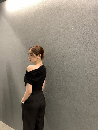 One-Shoulder Short Sleeve top