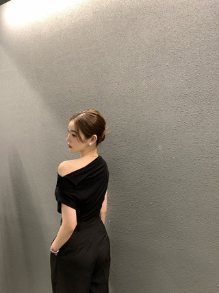 One-Shoulder Short Sleeve top