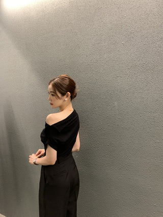 One-Shoulder Short Sleeve top