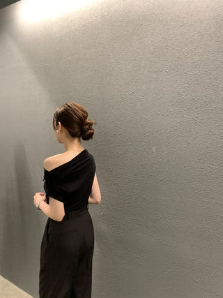 One-Shoulder Short Sleeve top