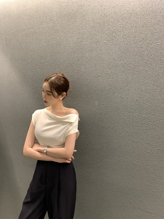 One-Shoulder Short Sleeve top