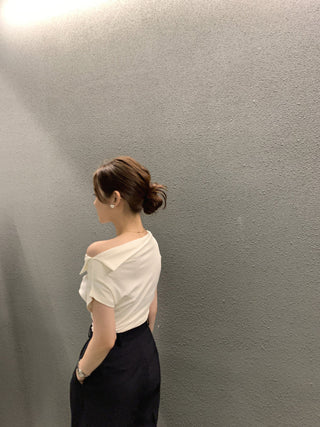 One-Shoulder Short Sleeve top