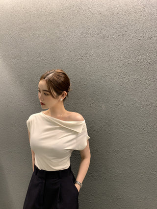One-Shoulder Short Sleeve top