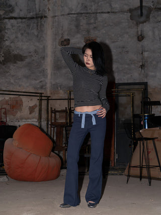 Micro flared sporty belted trousers