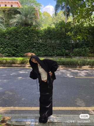 Clean fit black lace bow straight skirt