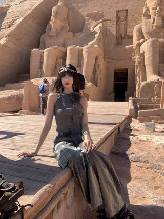 Slim-fit mesh flower ribbon top