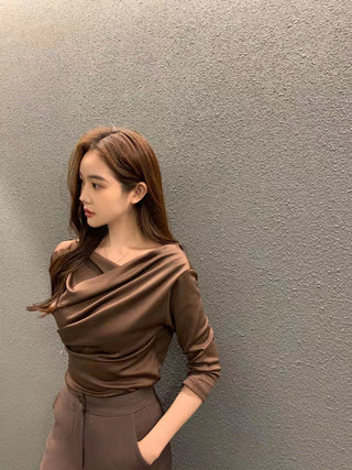 Pleated collar slim top