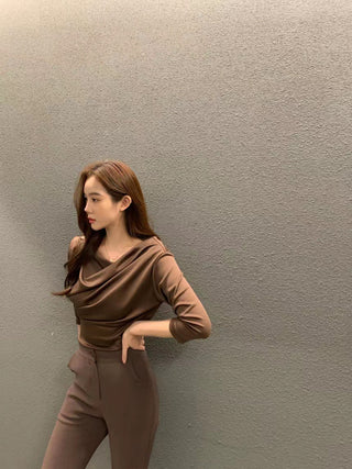 Pleated collar slim top