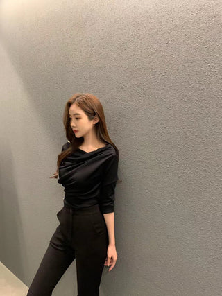 Pleated collar slim top