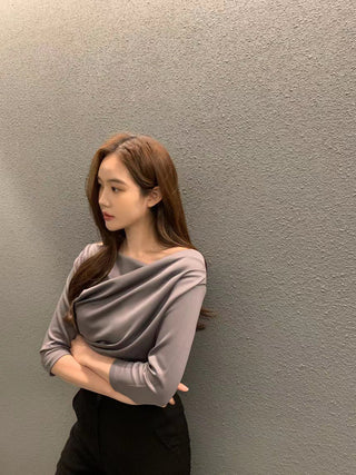 Pleated collar slim top