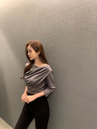 Pleated collar slim top