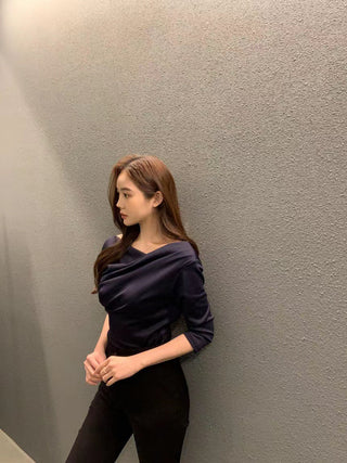 Pleated collar slim top