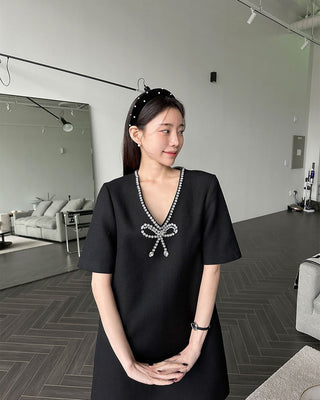 Diamond inlaid  V-neck black dress