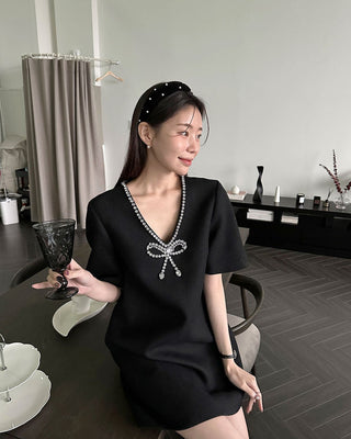 Diamond inlaid  V-neck black dress