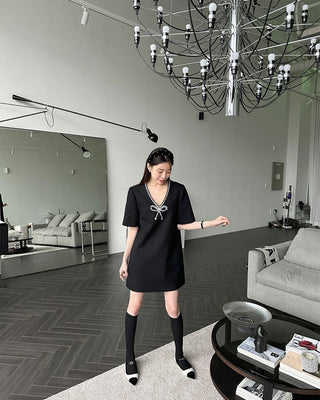 Diamond inlaid  V-neck black dress