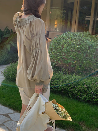 V-neck Ribbon design bubble sleeve shirt